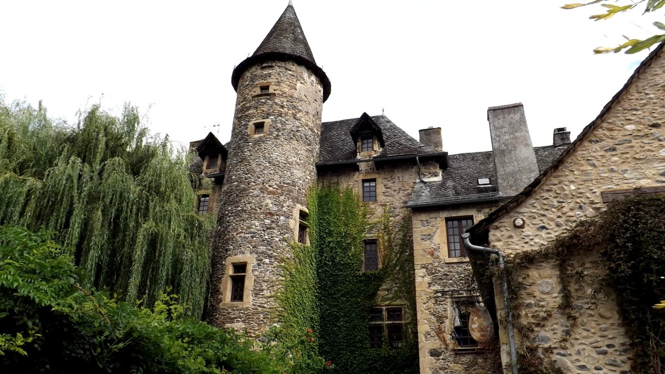 Les Ifers Les Arbres De L Aventure Région et liens - Gîtes en vallée d'olt - Les Louzets